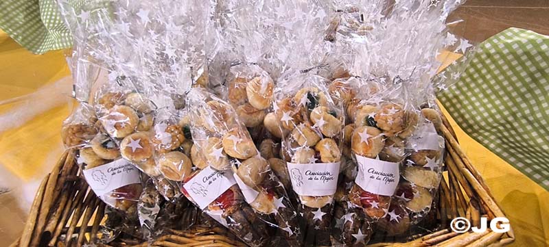 40e083b2-5895-46c1-8d4e-fd14cfd8fd00301025jpg1030301025