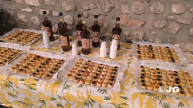 440de88b-5a81-4402-a7cd-a17d1aa9a8e2301025jpg1030301025