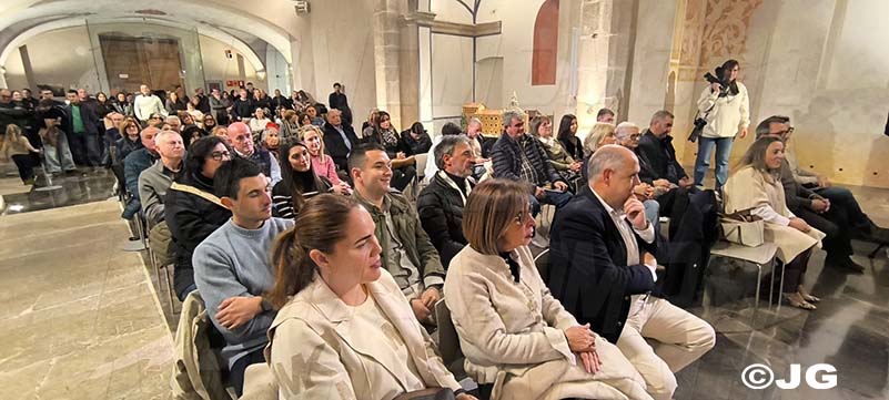 ab5741ff-1846-41e1-aa9d-a59c9259b2ec