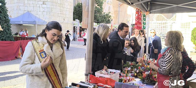 7f127fb7-a453-4587-85d3-a8166ffba392