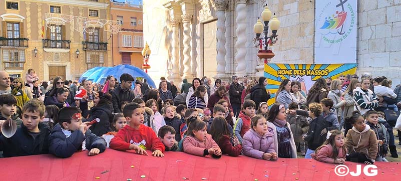 ef269494-d831-4951-afb6-c853fd8fc6c4