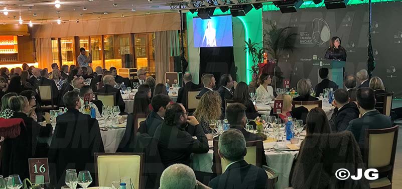 4447f6a9-9a36-4cea-b27a-d190eaf0a981