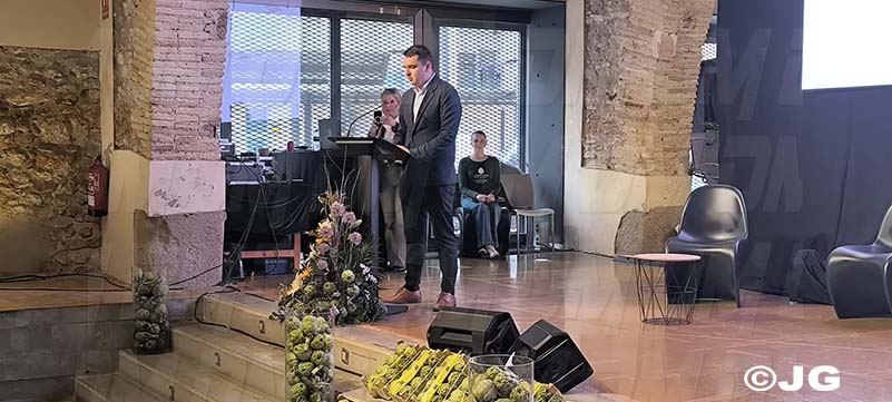 dd4853e5-c091-4516-89e7-40edd772b570