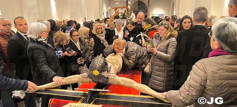 ab4bab08-f312-42ac-9a34-59853a8bb037