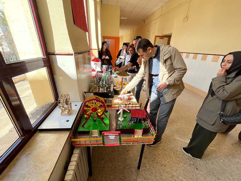 photo_5890728924608663077_y