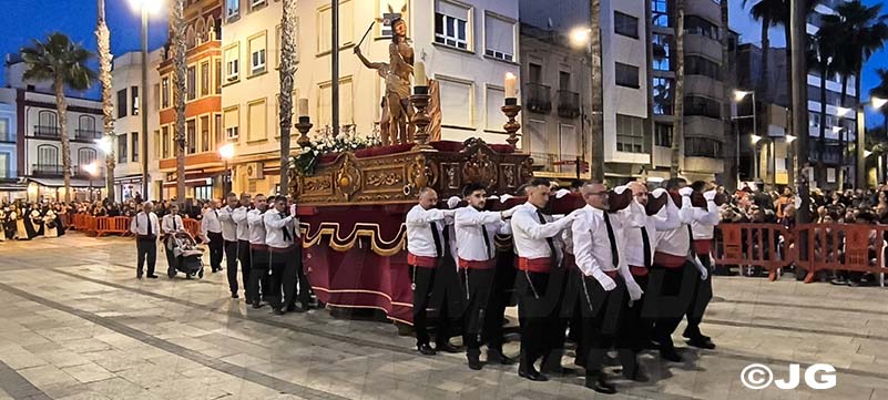 fdda340b-a2d3-4745-a160-44388a0b957e