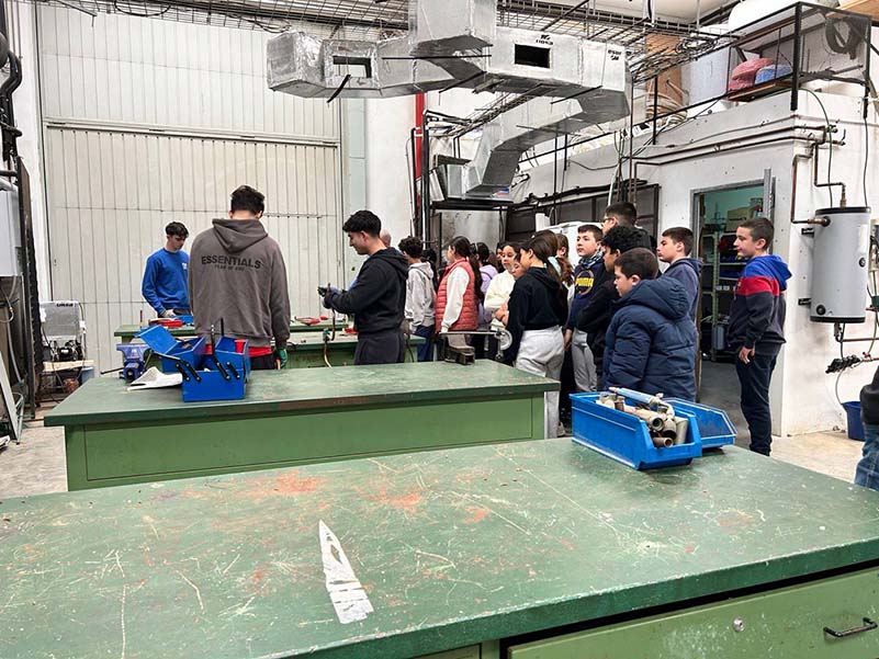 photo_5933908301009587633_y